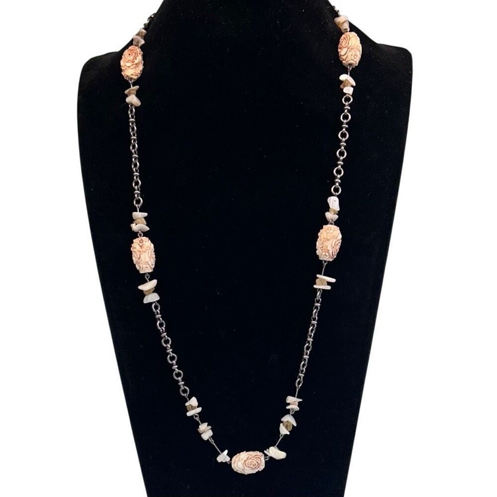 Beautiful Vintage Silver Tone Rose Carved Beads Shell Chips Necklace